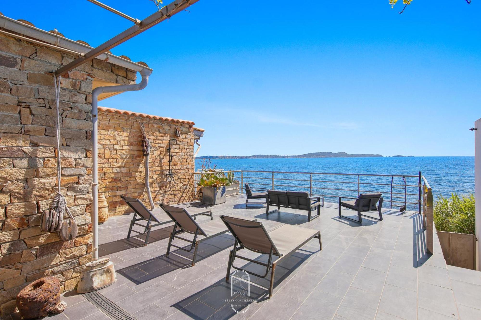 Maison Sur L'Eau-Hyeres-Almanarre-Parkings Clim Wifi By Hc Bagian luar foto