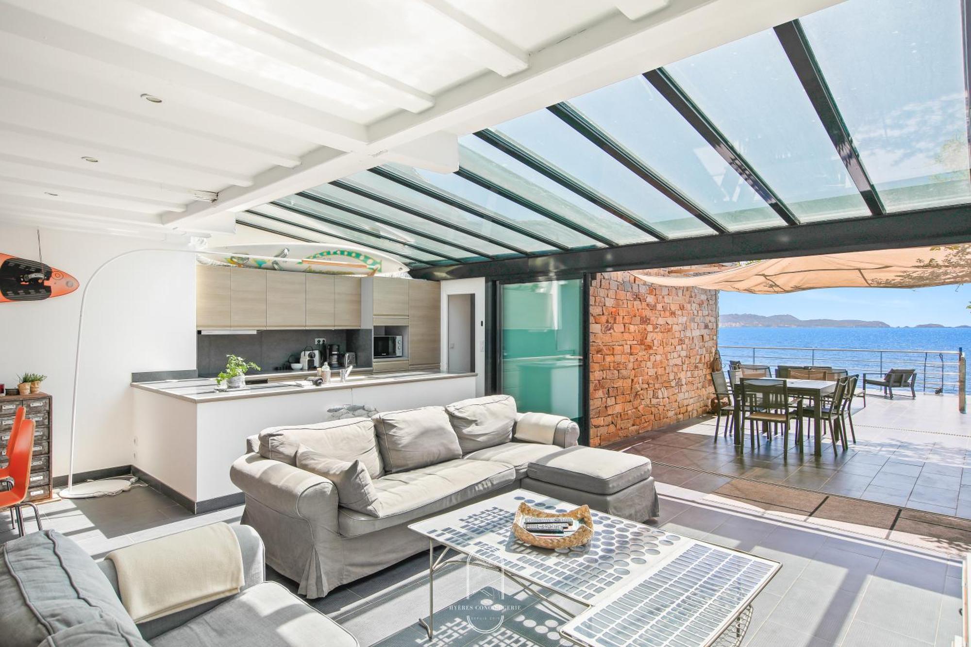Maison Sur L'Eau-Hyeres-Almanarre-Parkings Clim Wifi By Hc Bagian luar foto